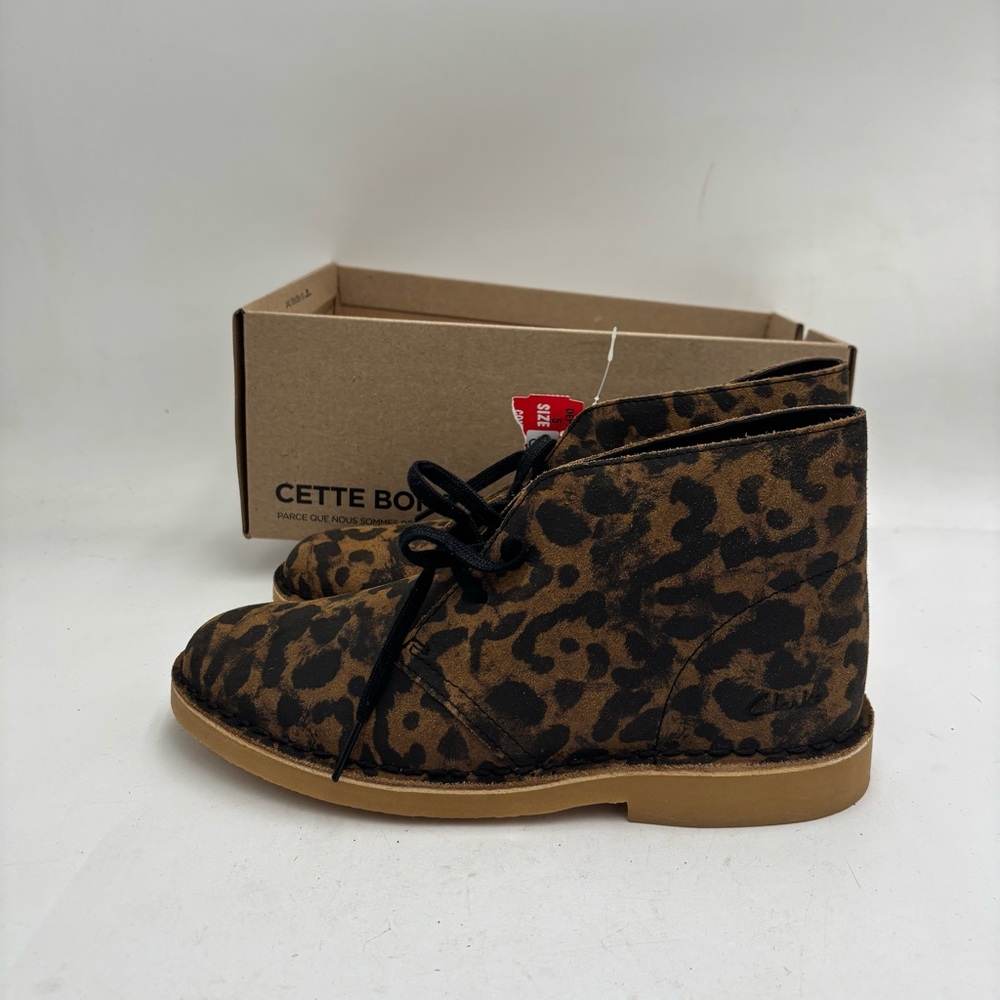 NEW Clarks Women’s 8 Leopard Suede Desert Boot 2 Lace Up Ankle Boots